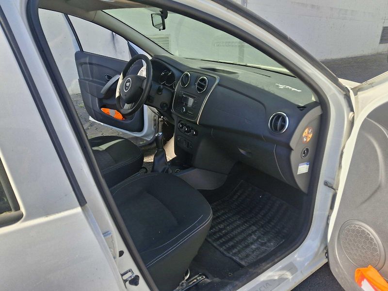 Dacia Logan MCV 0,9 LPG 5AC9582 - fotka 18 z 23