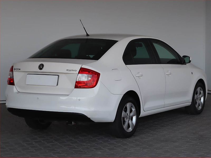 Škoda Rapid (2015) 1.2 TSI, Navi, Tempomat - fotka 5 z 19