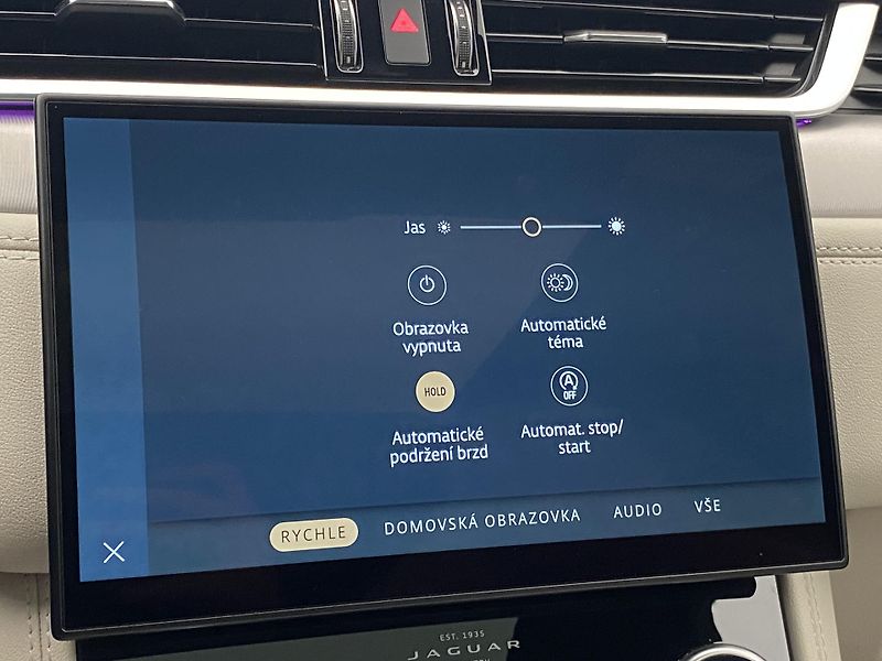 Jaguar F-Pace D300 R-DYNAMIC HSE AWD AUT CZ - fotka 47 z 48