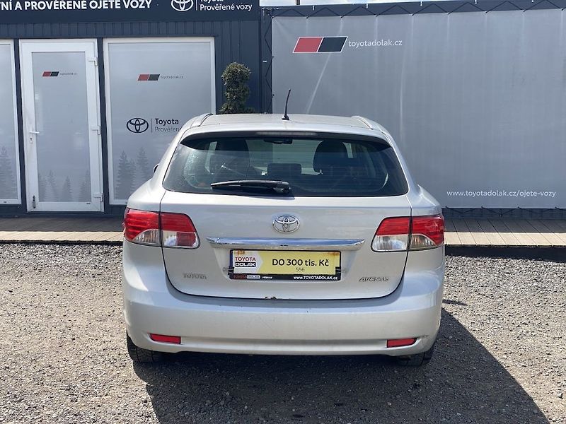 Toyota Avensis 2.0D-4D, ČR-1m, Luna, DPH - fotka 6 z 10