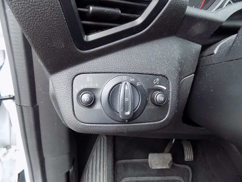Ford C-MAX 2,0 TDCI 110 KW TITANIUM NAVI - fotka 34 z 39