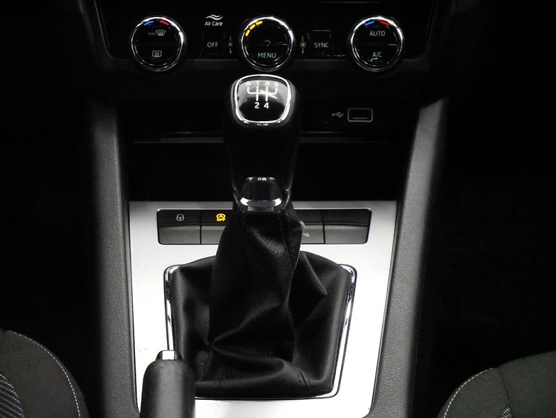 Škoda Octavia - fotka 25 z 28