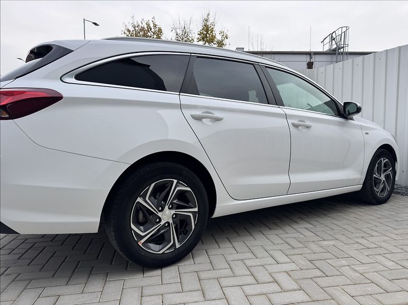 Hyundai i30 1,5 T-GDi WG DPH 1.maj původČR - fotka 17 z 50
