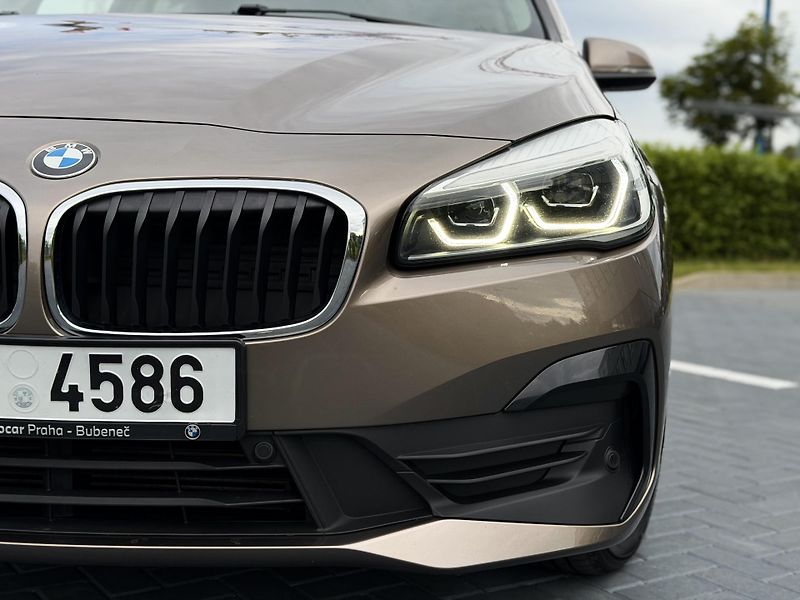 BMW Řada 2 (2019) 2.0 110 kw/DPH/7 míst - fotka 8 z 27