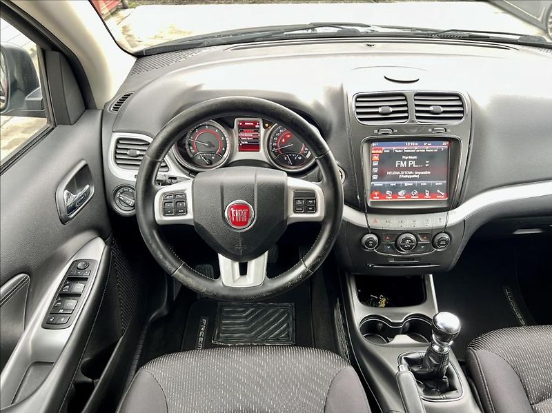 Fiat Freemont 2,0 Mjet URBAN / 7MÍST / - fotka 22 z 43
