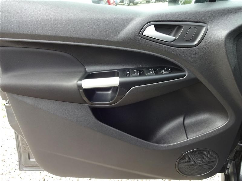 Ford Tourneo Connect 1.0 ECOBOOST TITANIUM - fotka 18 z 49