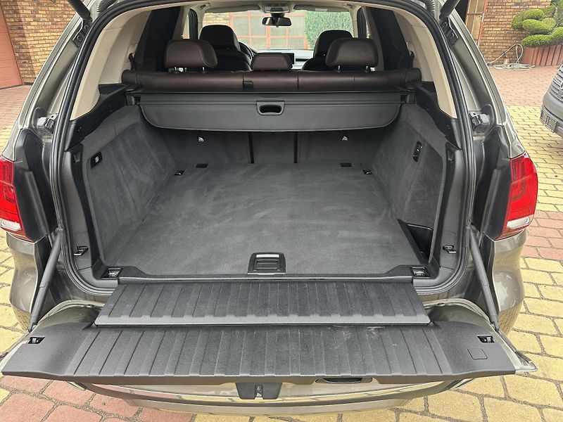 BMW X5 x DRIVE 30D - fotka 20 z 28