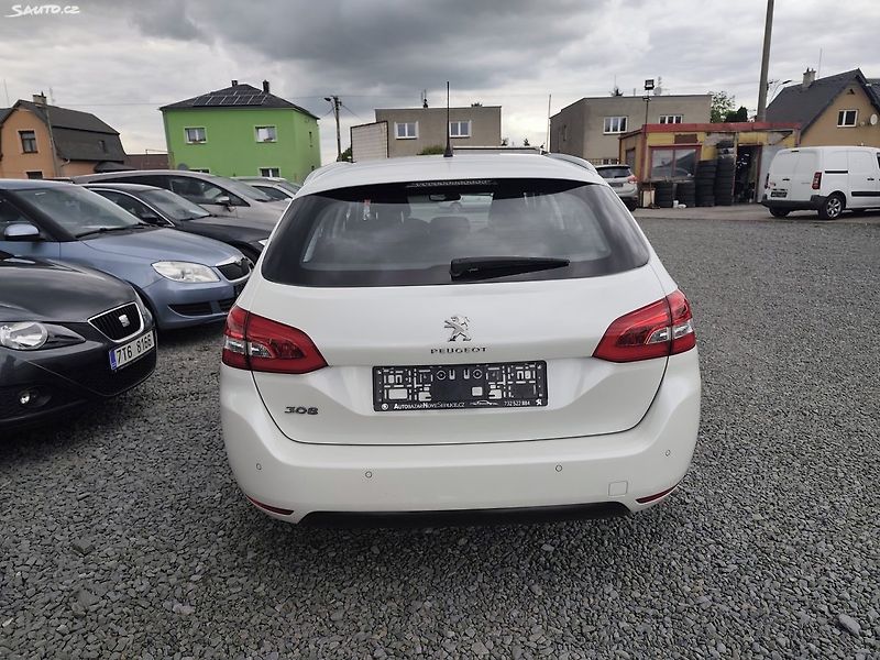 Peugeot 308 (2015) - fotka 5 z 40