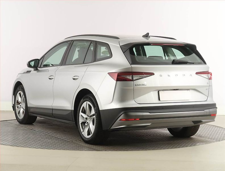 Škoda Enyaq (2023) 60 (62 kWh), SoH 92% - fotka 4 z 28