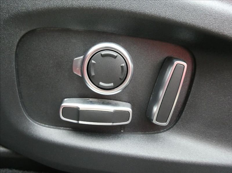 Jaguar F-Pace 2,0 P400e PHEV HSE,1Maj,ČR DPH - fotka 17 z 44