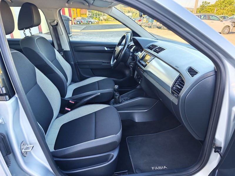 Škoda Fabia (2016) 1.2 TSi 66kw/ Tempomat/1.MAJ - fotka 19 z 29