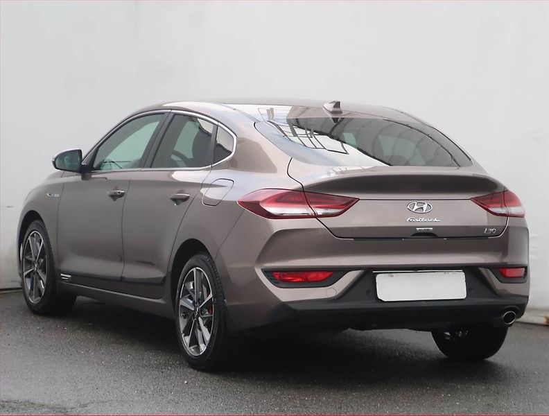 Hyundai i30 (2021) 1.6 CRDi MHEV, Serv.kniha - fotka 4 z 21