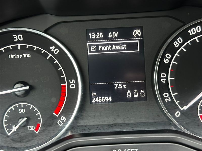 Škoda Superb 2,0 110kW DSG, CZ - fotka 31 z 41