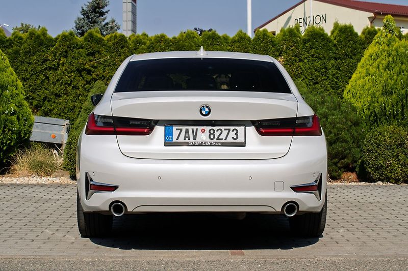 BMW Řada 3 320D XDRIVE - fotka 6 z 21