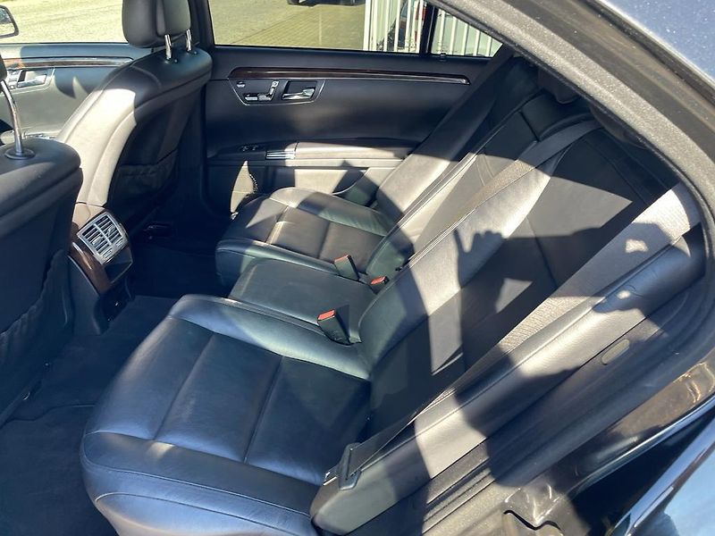 Mercedes-Benz Třídy S (2009) 350 CDI Long 4 matic! - fotka 44 z 64