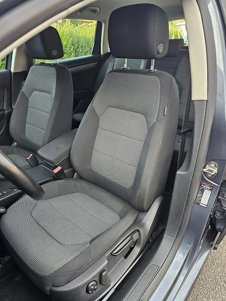 Volkswagen Passat 2.0 TDI 103kW,TEMPOMAT,SERVIS - fotka 18 z 50