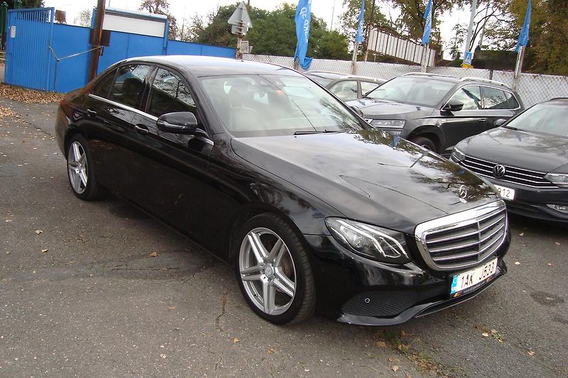 Mercedes-Benz Třídy E (2016) 220 CDi, ČR, Pravidelný servis - fotka 9 z 63
