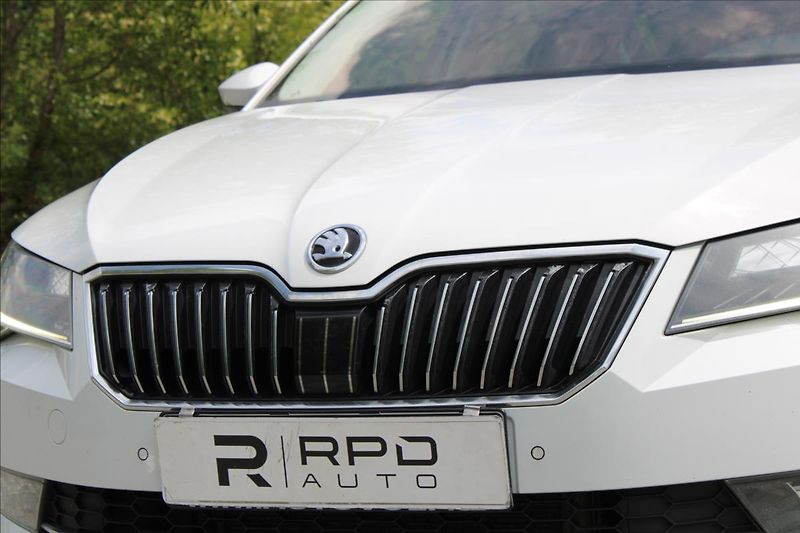 Škoda Superb 2.0 TDI/Style/4x4/DSG/140kW/CZ - fotka 36 z 40