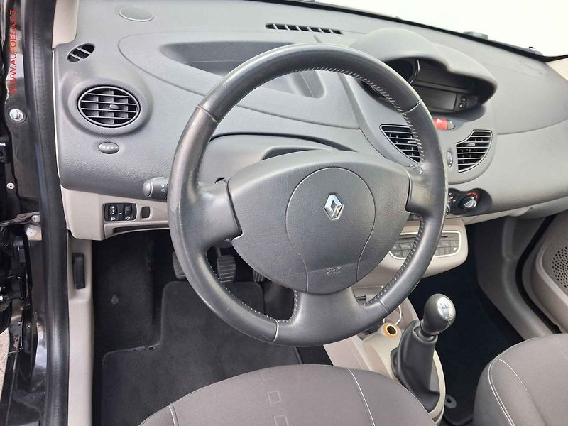Renault Twingo (2009) 1.2i, AC - fotka 12 z 14