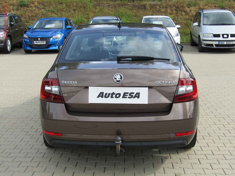 Škoda Octavia (2018) 2.0TDi, ČR, L&K, TZ - fotka 5 z 27