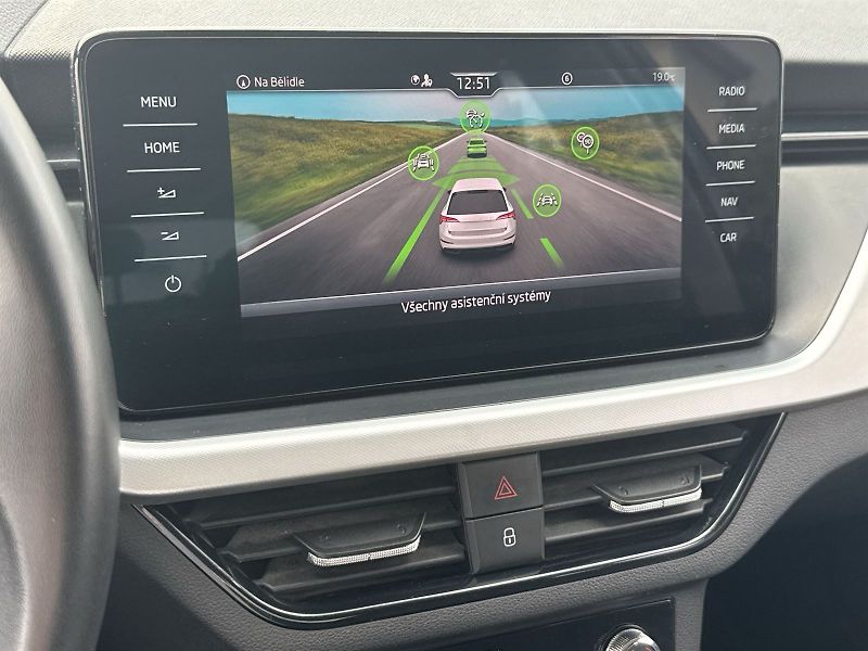 Škoda Scala (2023) 1.0 TSI DSG Ambition - fotka 22 z 31