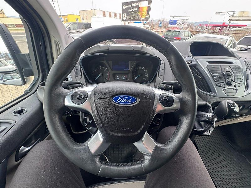 Ford Tourneo Custom (2013) 2,2D 114KW 8X  2X ŠOUP. SERVIS - fotka 24 z 50