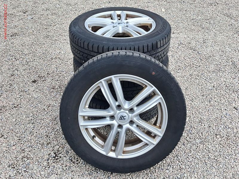 Volkswagen Tiguan (2014) 2.0TDi 4x4, DSG, park. kamera - fotka 24 z 25
