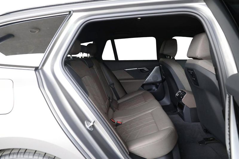 BMW Řada 5 540d xDrive Touring - fotka 6 z 31