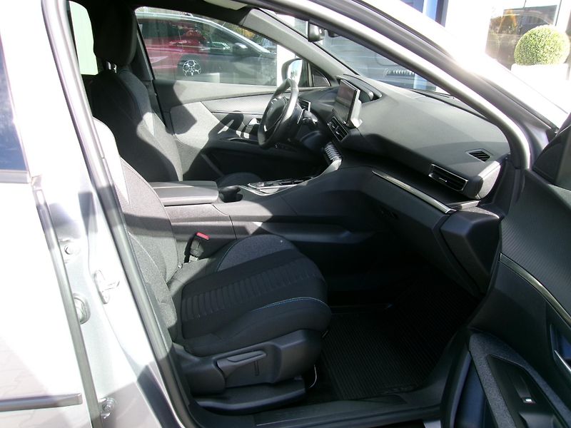 Peugeot 5008 7míst aut. ZÁRUKA - fotka 13 z 27