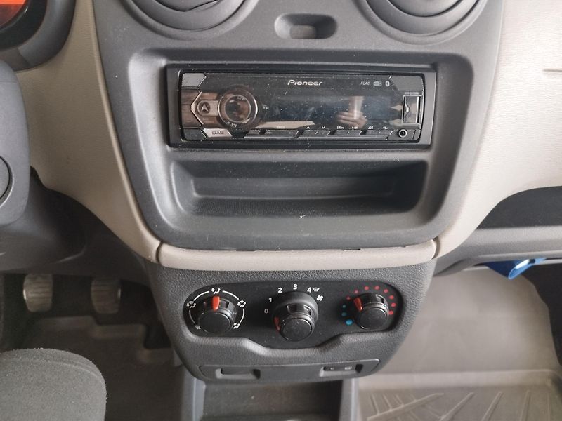 Dacia Dokker (2013) 1,6I,61KW,SERVISNÍ KNÍŽKA - fotka 17 z 20