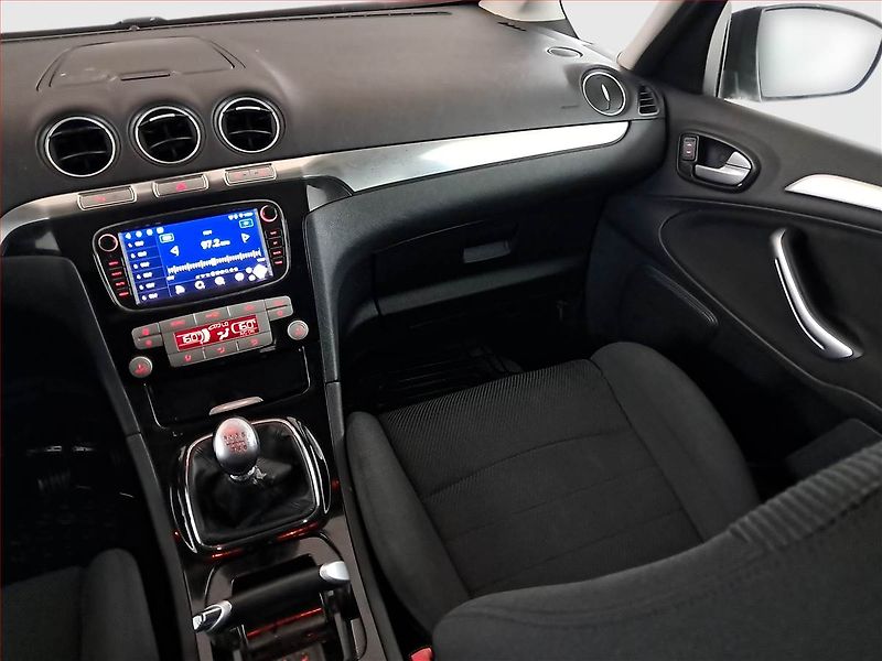 Ford Galaxy (2010) 2.0 TDCi, 7 míst - fotka 8 z 18