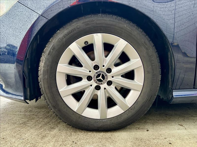 Mercedes-Benz Třídy A 180 d Sport automat - fotka 43 z 45