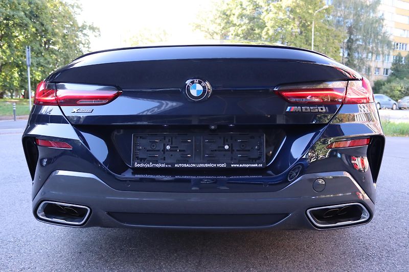 BMW Řada 8 BMW M850i xDrive Coupe - fotka 15 z 60