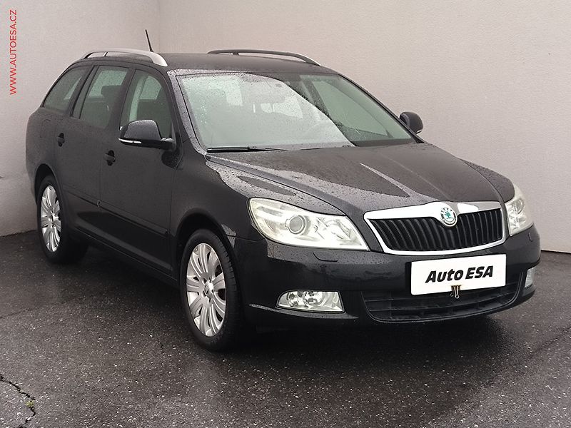 Škoda Octavia (2013) 2.0TDi, Xenon, TZ, park.čidla - fotografie inzerátu