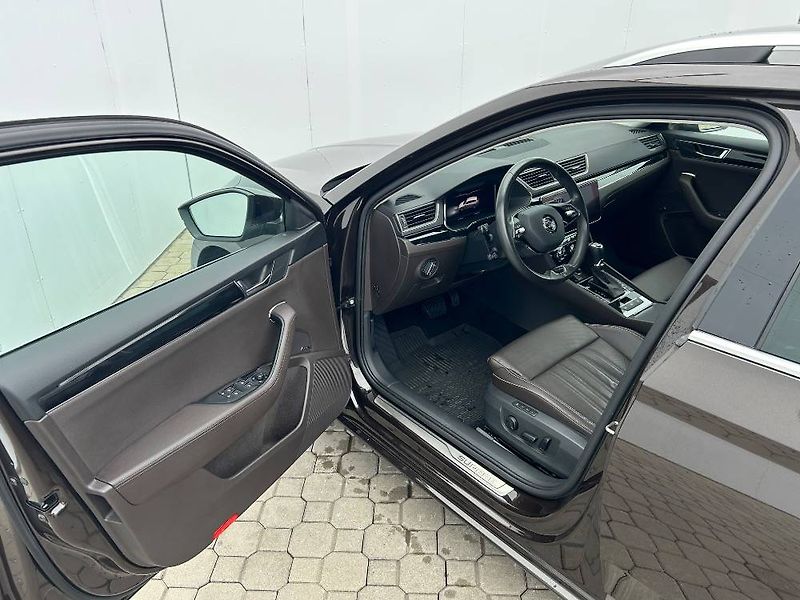 Škoda Superb L&K 4x4 7DSG 2,0TDI - fotka 5 z 29