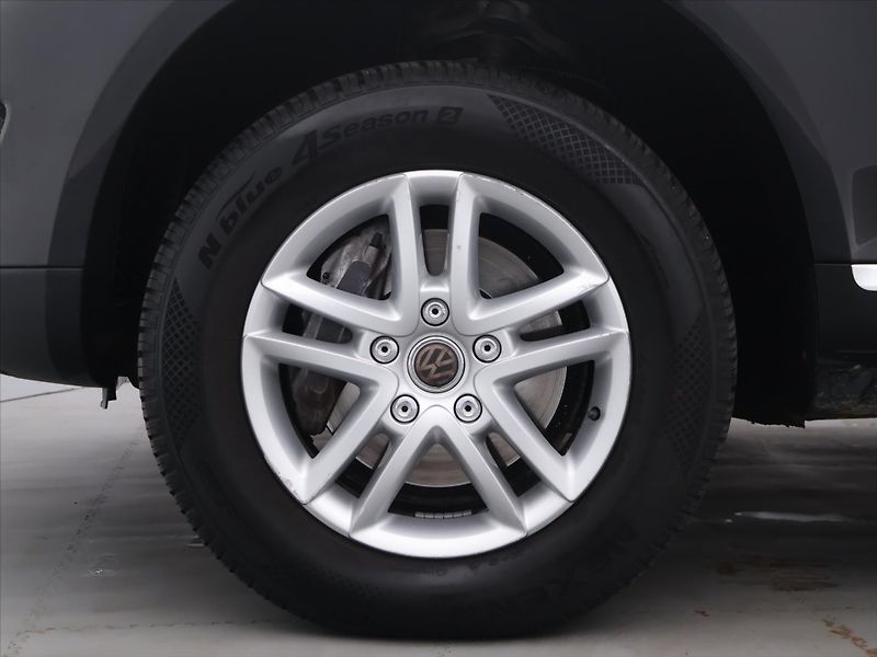 Volkswagen Touareg 3,0 TDI V6 176kW Tiptronic CZ - fotka 32 z 39