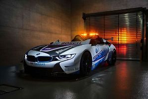 BMW představilo BMW i8 Roadster v provedení speedster