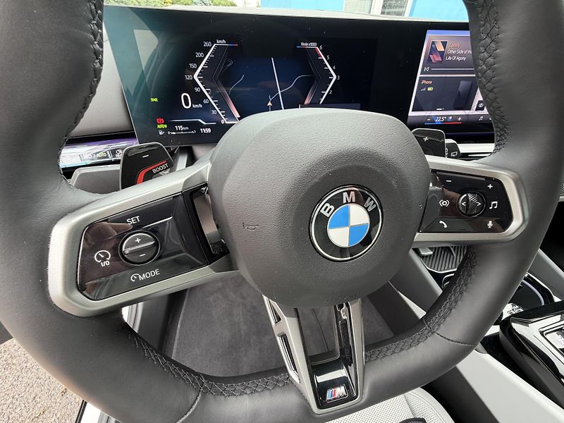 BMW Řada 5 540D xDRIVE M SPORT Individual - fotka 18 z 37