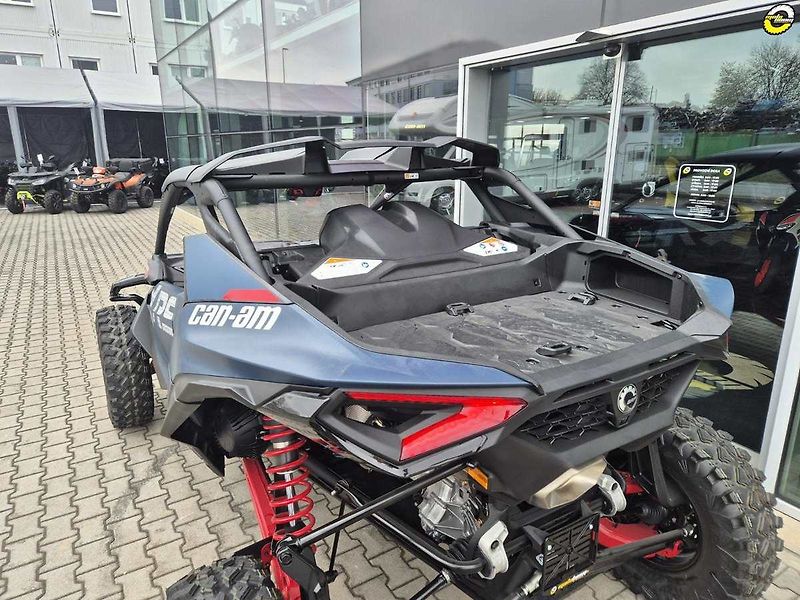 Can-Am Maverick R (2026) X RS DCT SAS 999T MY26 - fotka 16 z 26