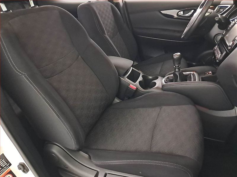 Nissan Qashqai (2016) 1.6 DIG-T, Navi, Tempomat - fotka 9 z 20
