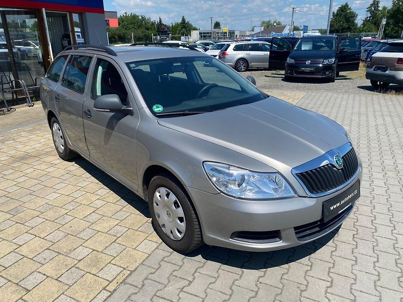 Škoda Octavia (2009) KOMBI 1.6 MPi - fotka 2 z 31