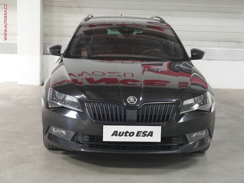 Škoda Superb (2018) 2.0 TDi 4x4, Ambition, DSG - fotka 2 z 26