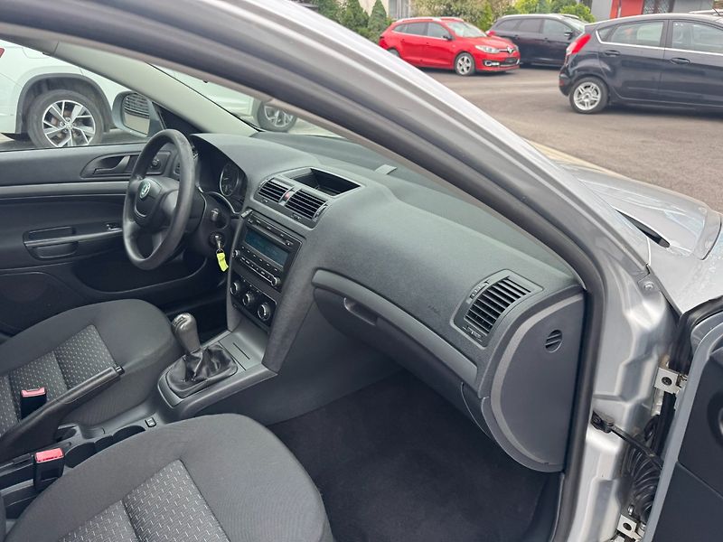 Škoda Octavia (2012) Comfortline 1.2 TSI 77kW - fotka 27 z 29