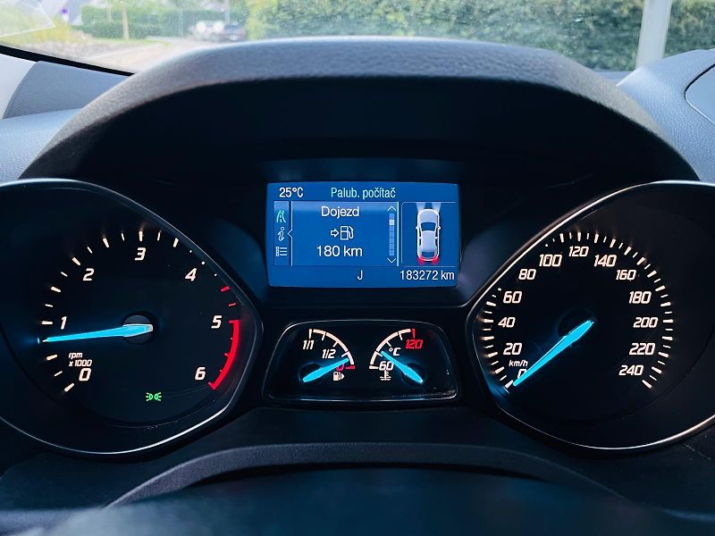Ford Kuga 2.0TDCi MANUÁL TAŽNÉ SERVISKA - fotka 47 z 51
