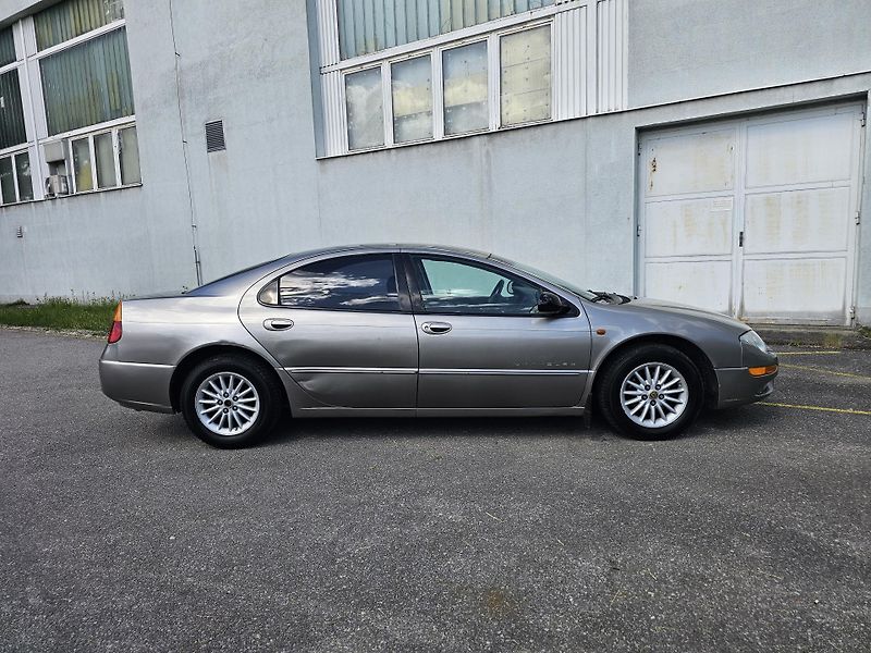 Chrysler 300M (1999) R 2.7L - fotka 6 z 16