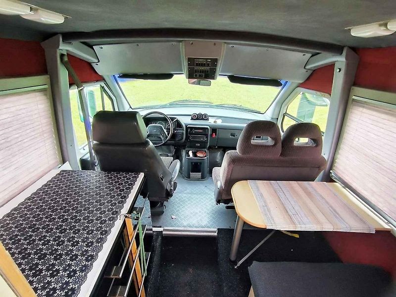 Clarion je extrémně vzácný. V letech 1991 a 1992 bylo vyrobeno jen 270 kusů.