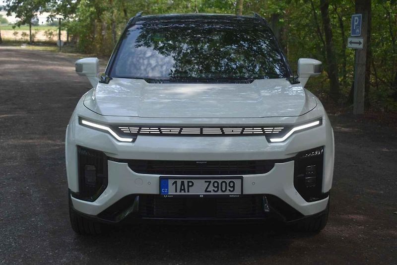 Automobilka s málo známým názvem nabízí prostorné rodinné SUV nyní za skvělou cenu.