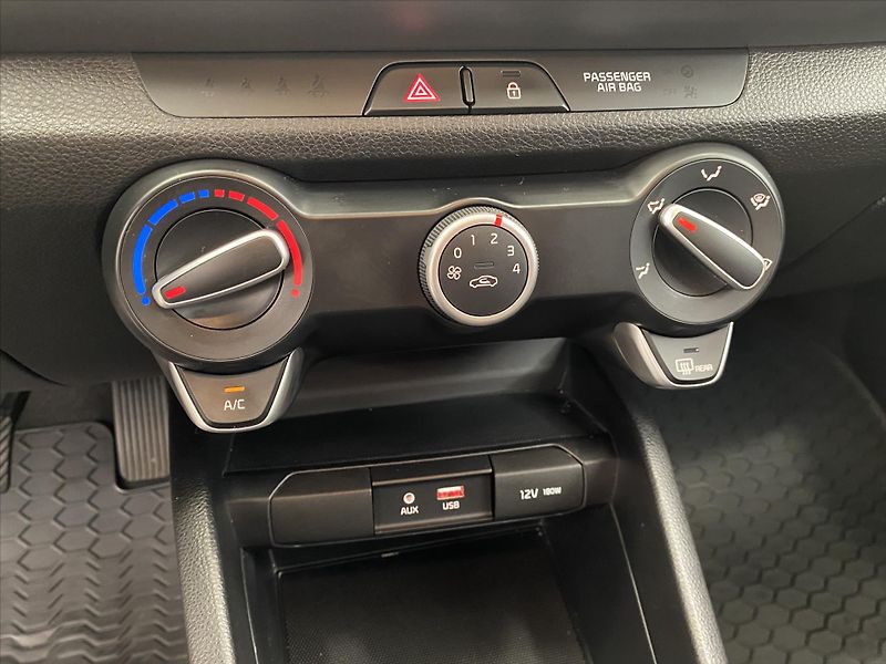 Kia Stonic 1,4 CVVT 73kW - fotka 21 z 26