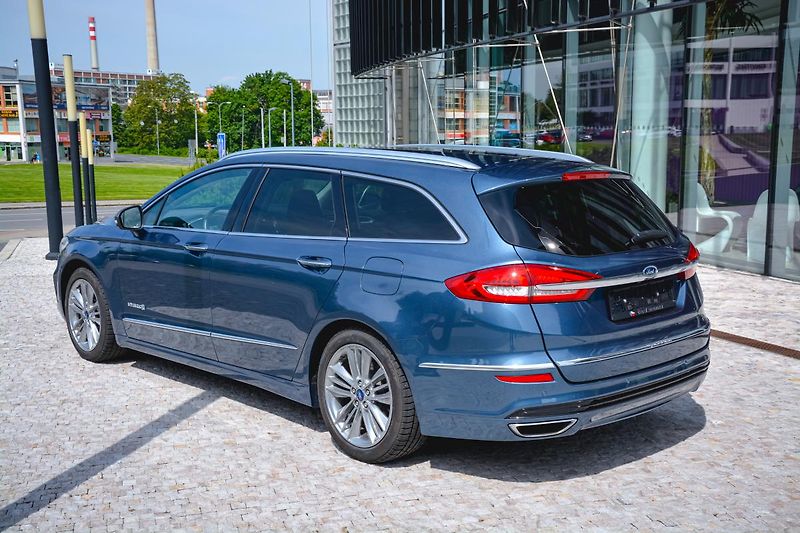 Ford Mondeo (2020) 2.0 187ps Hybrid ecvT VIGNALE  - fotka 8 z 40