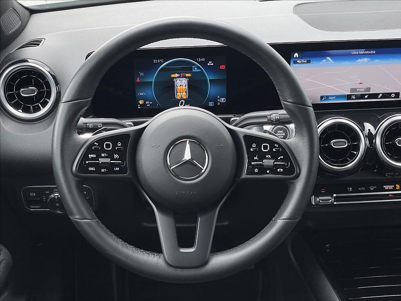 Mercedes-Benz GLB 2,0 200d AT8 7Míst - fotka 8 z 24